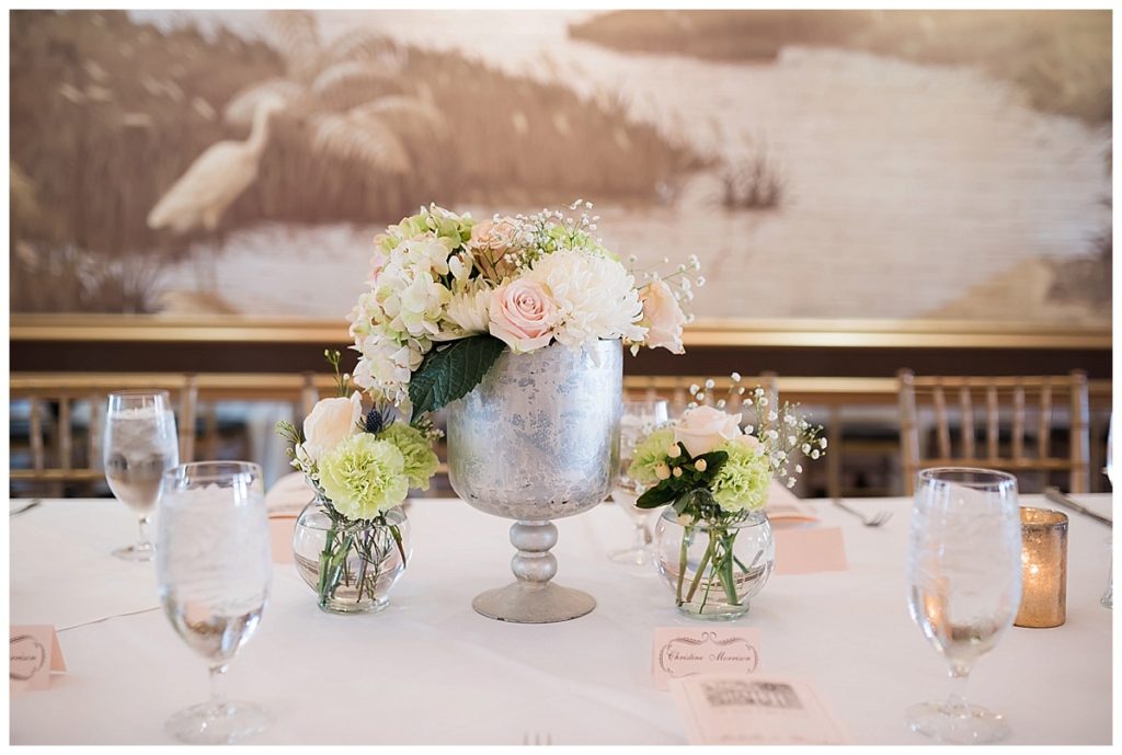 Holly Frazier Photography | Savannah Destination Wedding | Reynolds Square | Olde Pink Householly-frazier-photography-savannah-wedding_0032